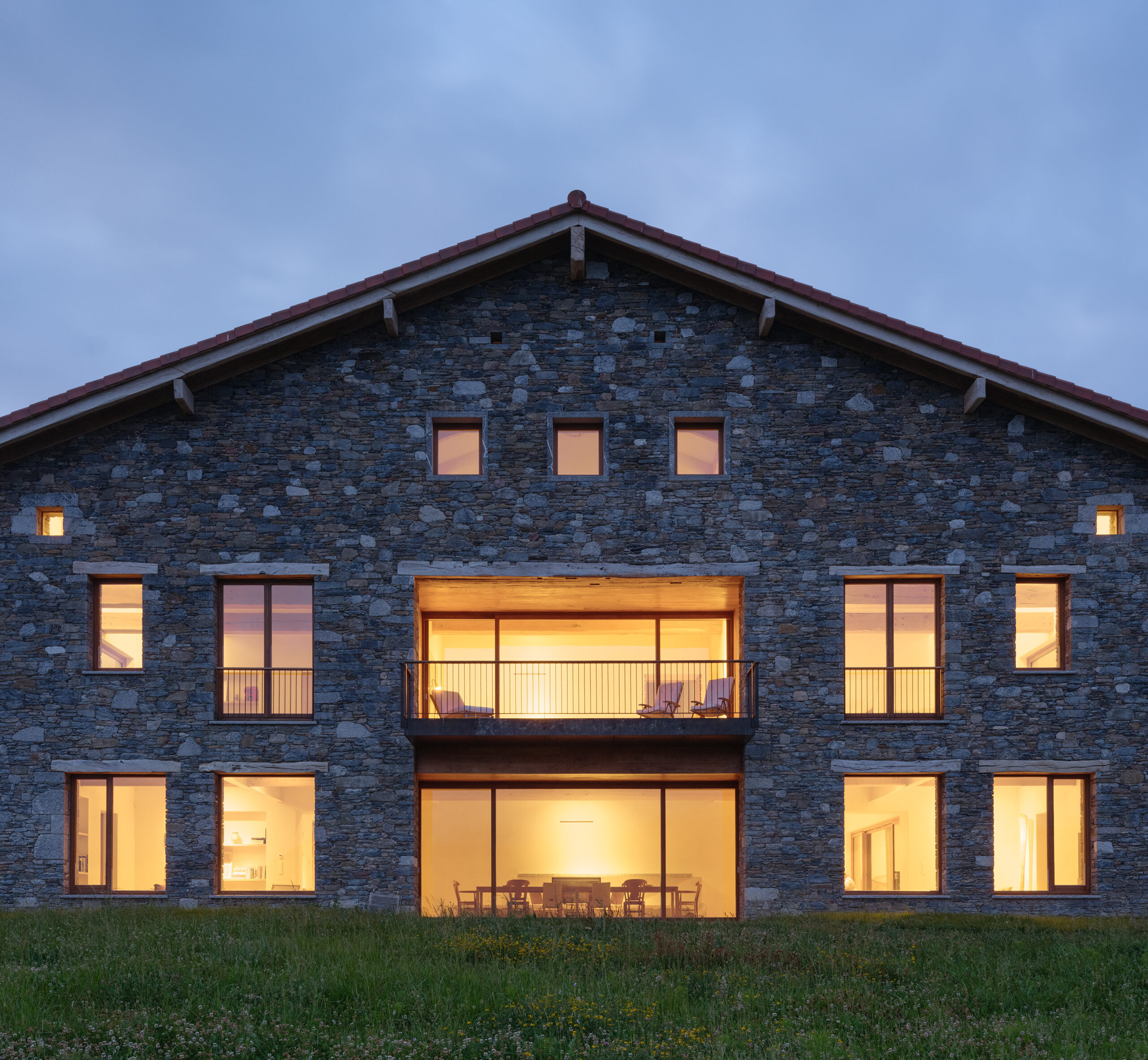 Basque Farm Visual 30 zU-studio